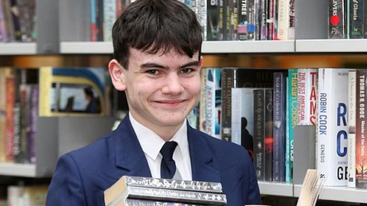 തുടക്കത്തിലെ വാചകം കേട്ടാല് മതി, പുസ്തകമേതാണെന്ന് പറയും, ഗിന്നസ് റെക്കോര്ഡ് നേടി പതിനാലുകാരന് തുടക്കത്തിലെ വാചകം കേട്ടാല് മതി, പുസ്തകമേതാണെന്ന് പറയും, ഗിന്നസ് റെക്കോര്ഡ് നേടി പതിനാലുകാരന്