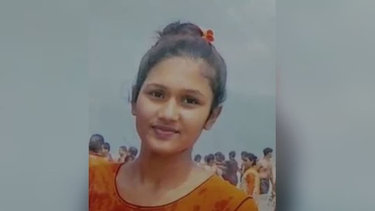 টিকটক এর নেশায় বুঁদ, দিল্লি যাওয়ার পথে নিখোঁজ চুঁচুড়া র গৃহবধূ টিকটক এর নেশায় বুঁদ, দিল্লি যাওয়ার পথে নিখোঁজ চুঁচুড়া র গৃহবধূ