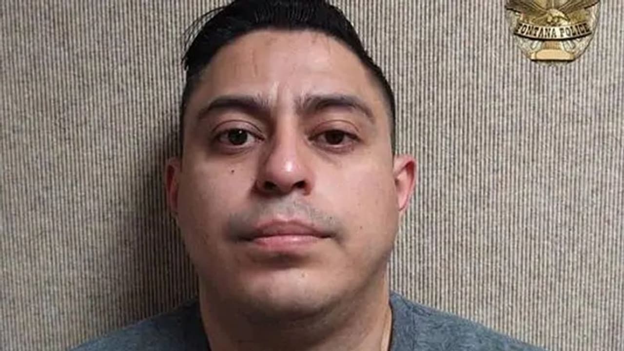 नशे में कैब के अंदर ही सो गई महिला, आंखें खुली तो कपड़े उतार रहा था ड्राइवर नशे में कैब के अंदर ही सो गई महिला, आंखें खुली तो कपड़े उतार रहा था ड्राइवर