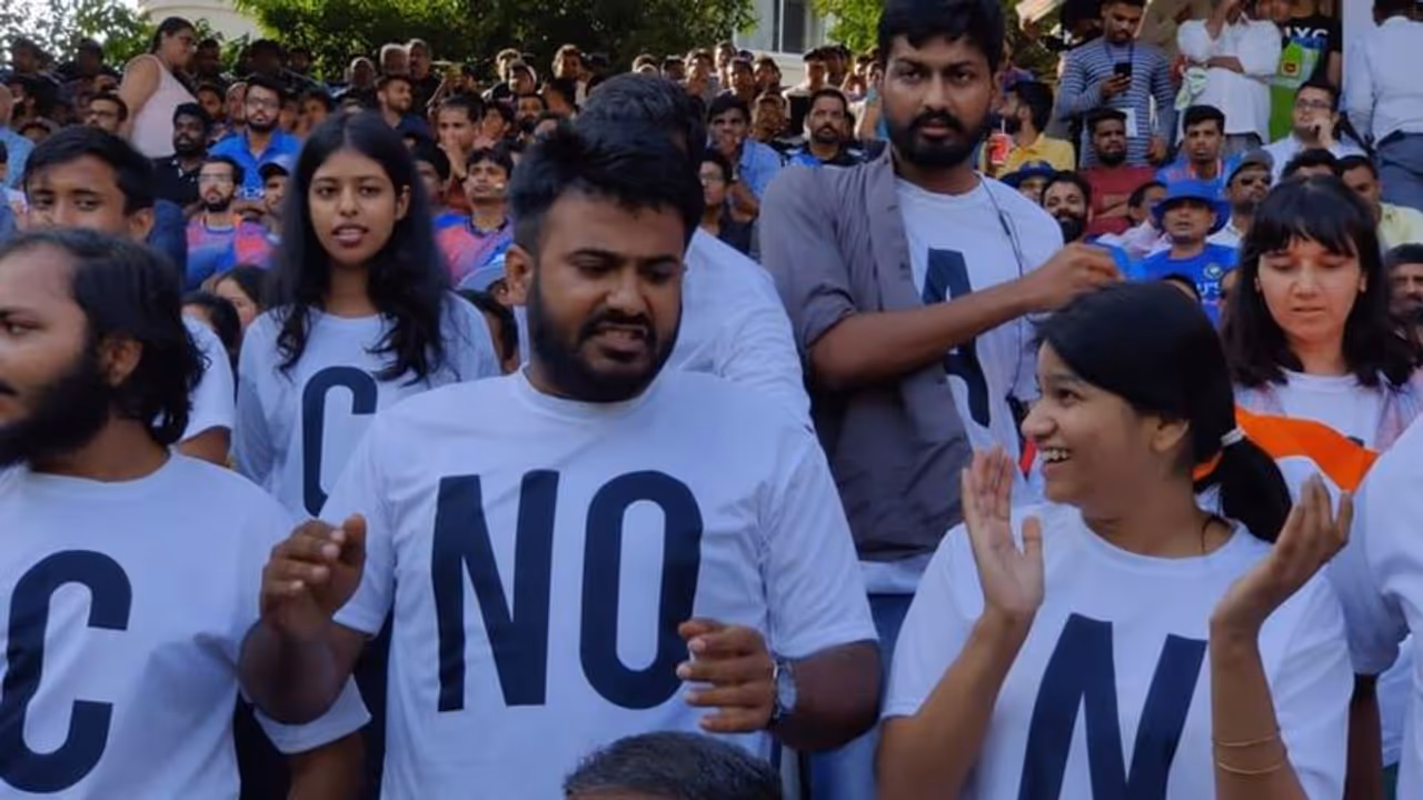 ಗದಗ: ಸಿಎಎ ವಿರೋಧಿಸಿ ನರಗುಂದದಲ್ಲಿ ಗೋಡೆ ಬರಹ