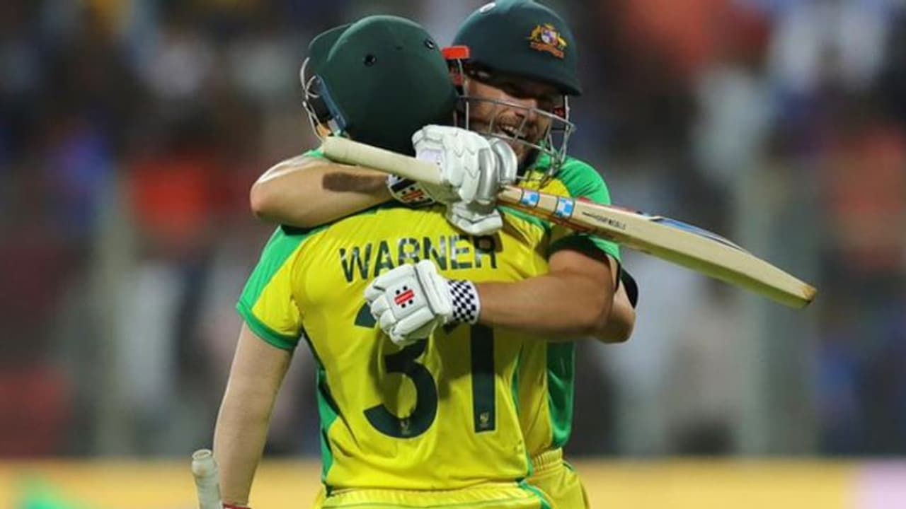 জোড়া শতরানে পিষে গেল বিরাট বাহিনী, একডজন ওভার হাতে বাকি থাকতেই খেল খতম জোড়া শতরানে পিষে গেল বিরাট বাহিনী, একডজন ওভার হাতে বাকি থাকতেই খেল খতম