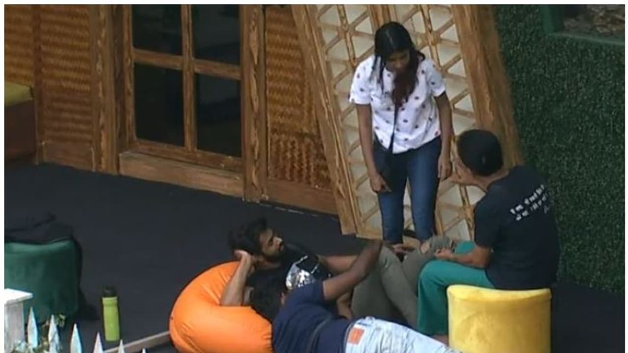 അലസാൻഡ്രയോട് സുജോയ്ക്ക് പ്രണയം ഉണ്ടെന്ന് തെളിവുകള് പറഞ്ഞ് സമര്ഥിച്ച് രജിത് കുമാര് അലസാൻഡ്രയോട് സുജോയ്ക്ക് പ്രണയം ഉണ്ടെന്ന് തെളിവുകള് പറഞ്ഞ് സമര്ഥിച്ച് രജിത് കുമാര്