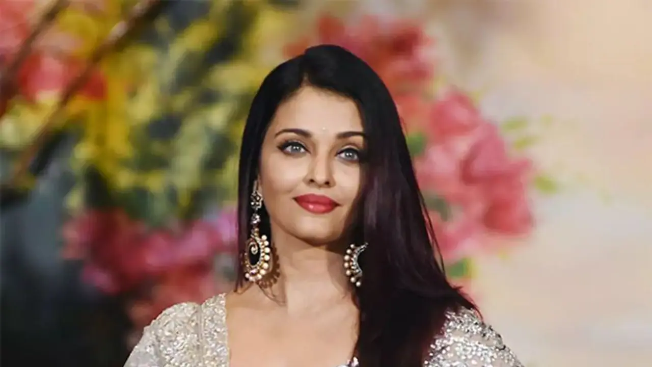 বিনোদিনী দাসী র বায়োপিকে ঐশ্বর্য, বিদ্যা নন, চিত্রনাট্য পড়লেন বচ্চনবধূ বিনোদিনী দাসী র বায়োপিকে ঐশ্বর্য, বিদ্যা নন, চিত্রনাট্য পড়লেন বচ্চনবধূ