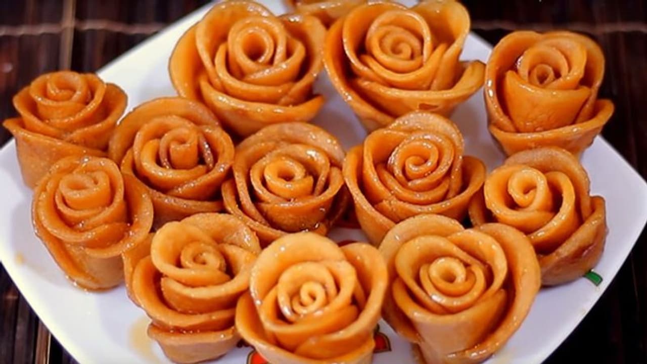 পৌষ সংক্রান্তিতে চেখে দেখুন গোলাপ পিঠে, রইল রেসিপি পৌষ সংক্রান্তিতে চেখে দেখুন গোলাপ পিঠে, রইল রেসিপি