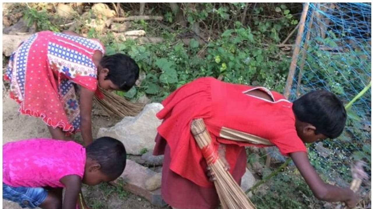 രാവിലെ നാല് മുതല് രാത്രി എട്ടുവരെ പ്രവര്ത്തിക്കും, കൃഷിയും മൃഗസംരക്ഷണവുമെല്ലാം പഠിപ്പിക്കും, വേറെ ലെവലാണ് ഈ സ്കൂള്! രാവിലെ നാല് മുതല് രാത്രി എട്ടുവരെ പ്രവര്ത്തിക്കും, കൃഷിയും മൃഗസംരക്ഷണവുമെല്ലാം പഠിപ്പിക്കും, വേറെ ലെവലാണ് ഈ സ്കൂള്!