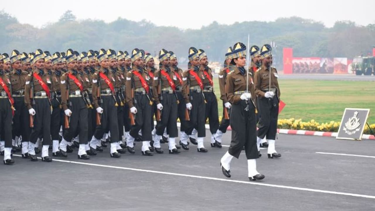 সেনা দিবসের কুচকাওয়াজে এই প্রথম মহিলা অ্য়াডজুটান্ট তানিয়া শেরগিল সেনা দিবসের কুচকাওয়াজে এই প্রথম মহিলা অ্য়াডজুটান্ট তানিয়া শেরগিল