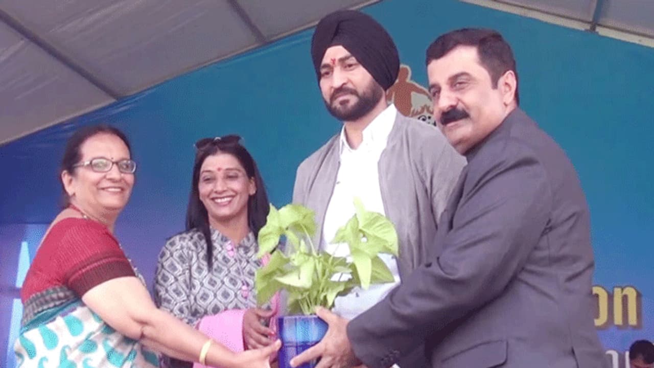 एक मंत्री ने शुरू की एक अनोखी पहल, कहा जो इसमें पहले स्थान पर आएगा उसको मिलेगा स्पेशल गिफ्ट एक मंत्री ने शुरू की एक अनोखी पहल, कहा जो इसमें पहले स्थान पर आएगा उसको मिलेगा स्पेशल गिफ्ट