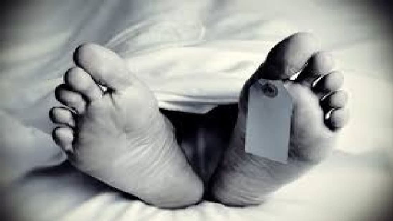 मोबाइल न मिलने पर छात्र ने उठाया ये खौफनाक कदम, अब रो रहा पूरा परिवार मोबाइल न मिलने पर छात्र ने उठाया ये खौफनाक कदम, अब रो रहा पूरा परिवार