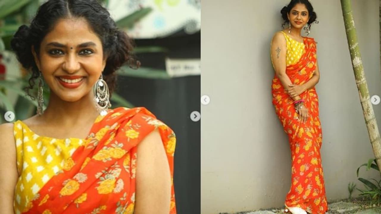 ഓറഞ്ച് സാരിയും വൈറ്റ് ഷൂസും; പുത്തന് ഫാഷനുമായി പൂര്ണ്ണിമ ഇന്ദ്രജിത്ത് ഓറഞ്ച് സാരിയും വൈറ്റ് ഷൂസും; പുത്തന് ഫാഷനുമായി പൂര്ണ്ണിമ ഇന്ദ്രജിത്ത്