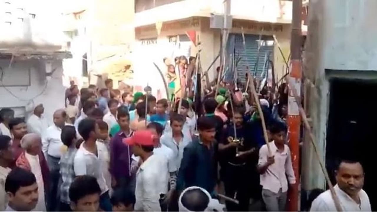 Fact Check: ಕತ್ತಿ ಗುರಾಣಿ ಹಿಡಿದು ಸಿಎಎ ವಿರುದ್ಧ ಪ್ರತಿಭಟಿಸಿದ್ರಾ ಜನ? Fact Check: ಕತ್ತಿ ಗುರಾಣಿ ಹಿಡಿದು ಸಿಎಎ ವಿರುದ್ಧ ಪ್ರತಿಭಟಿಸಿದ್ರಾ ಜನ?