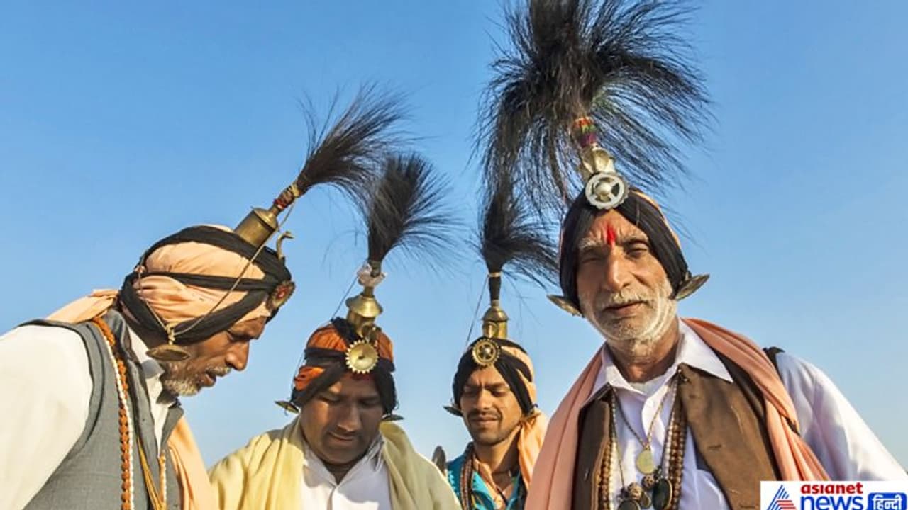 माघ मेला: ये साधु हाथ नहीं ‘टल्ली’ में लेते हैं दान, करते हैं बस शिवजी का गुणगान माघ मेला: ये साधु हाथ नहीं ‘टल्ली’ में लेते हैं दान, करते हैं बस शिवजी का गुणगान