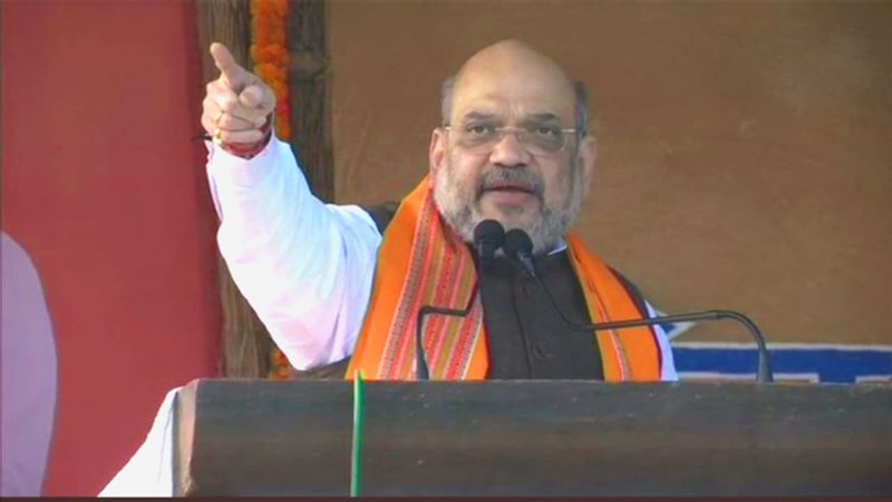 ಪೌರತ್ವ ಕಾಯ್ದೆ ಪರ ಅಮಿತ್ ಶಾ ಕಹಳೆ: ಕೇಸರಿಮಯವಾದ ಹುಬ್ಬಳ್ಳಿ ಪೌರತ್ವ ಕಾಯ್ದೆ ಪರ ಅಮಿತ್ ಶಾ ಕಹಳೆ: ಕೇಸರಿಮಯವಾದ ಹುಬ್ಬಳ್ಳಿ