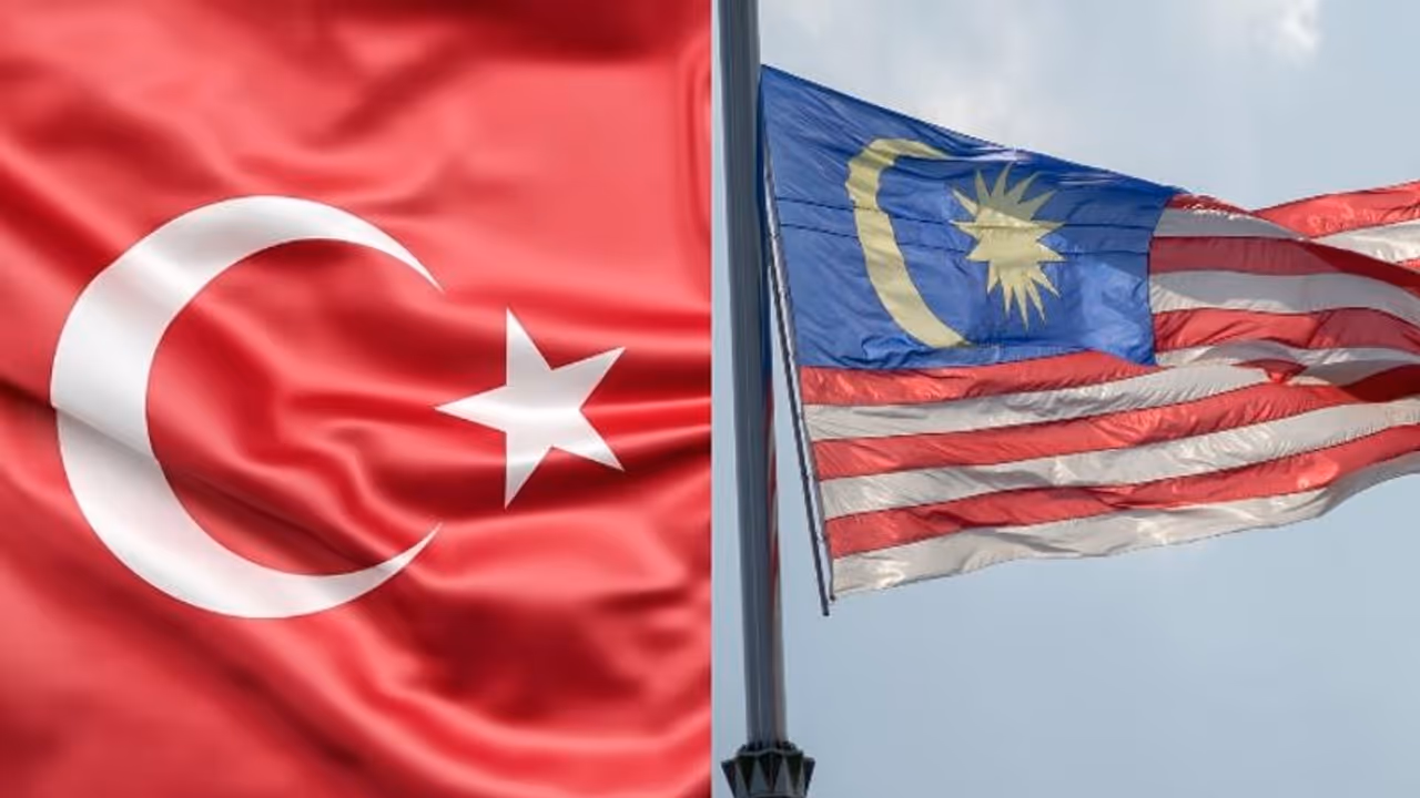 പാക് അനുകൂല നിലപാട്; മലേഷ്യക്ക് പിന്നാലെ തുര്ക്കിക്കും 'പണി' കൊടുത്ത് ഇന്ത്യ പാക് അനുകൂല നിലപാട്; മലേഷ്യക്ക് പിന്നാലെ തുര്ക്കിക്കും 'പണി' കൊടുത്ത് ഇന്ത്യ