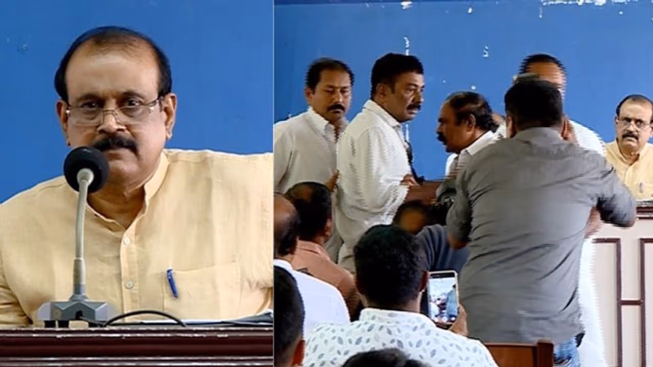 സെന്കുമാര് പ്രസ് ക്ലബിലെത്തിയത് ഗുണ്ടകളുമായി, നിലവിട്ട പെരുമാറ്റം മാധ്യമ പ്രവർത്തകരോട് വേണ്ട; മാപ്പ് പറയണമെന്ന് കെയുഡബ്ല്യുജെ സെന്കുമാര് പ്രസ് ക്ലബിലെത്തിയത് ഗുണ്ടകളുമായി, നിലവിട്ട പെരുമാറ്റം മാധ്യമ പ്രവർത്തകരോട് വേണ്ട; മാപ്പ് പറയണമെന്ന് കെയുഡബ്ല്യുജെ