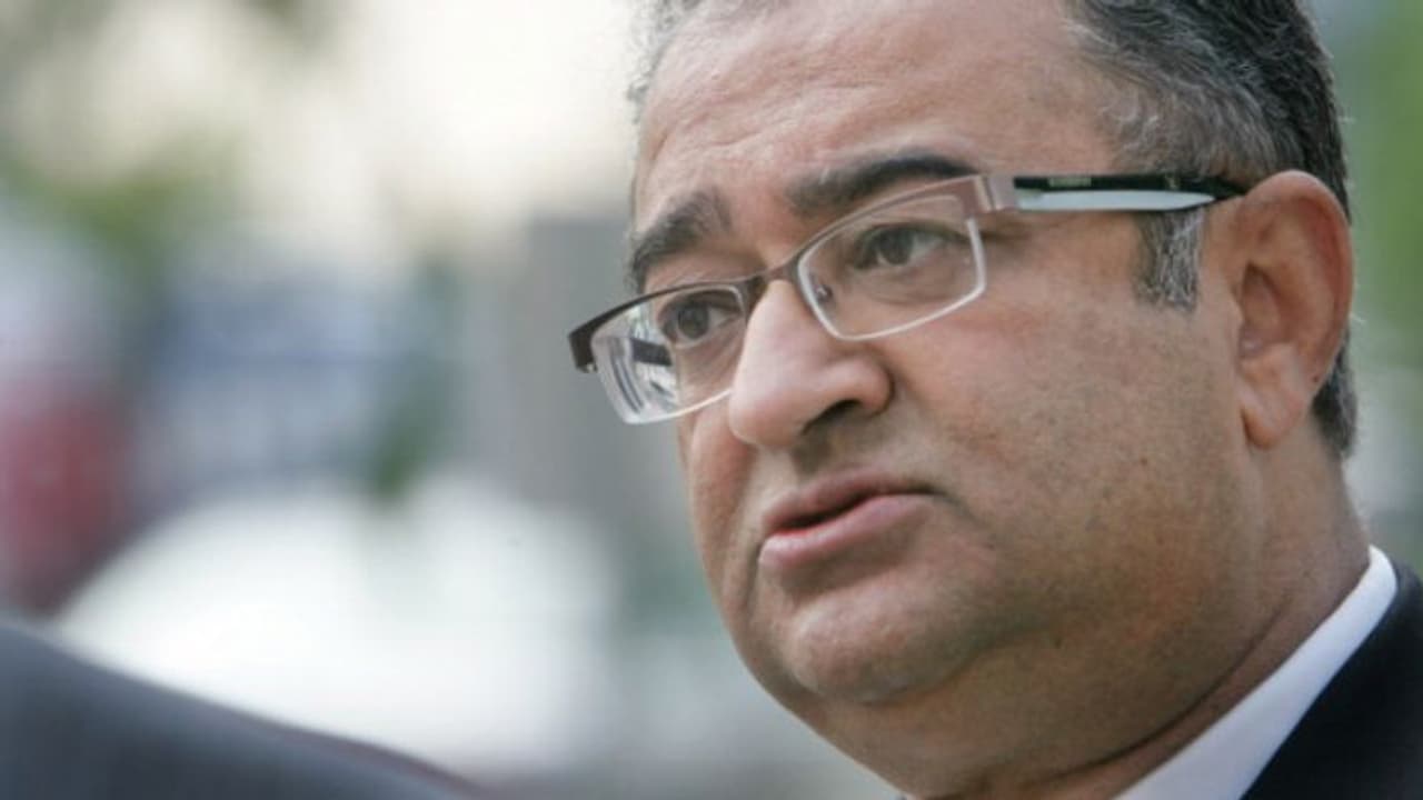 পাকিস্তানের পোলিও টিকা খেলে হয় পেট খারাপ, ভিডিও পোস্ট করে বিতর্কে বিশিষ্ট সাংবাদিক