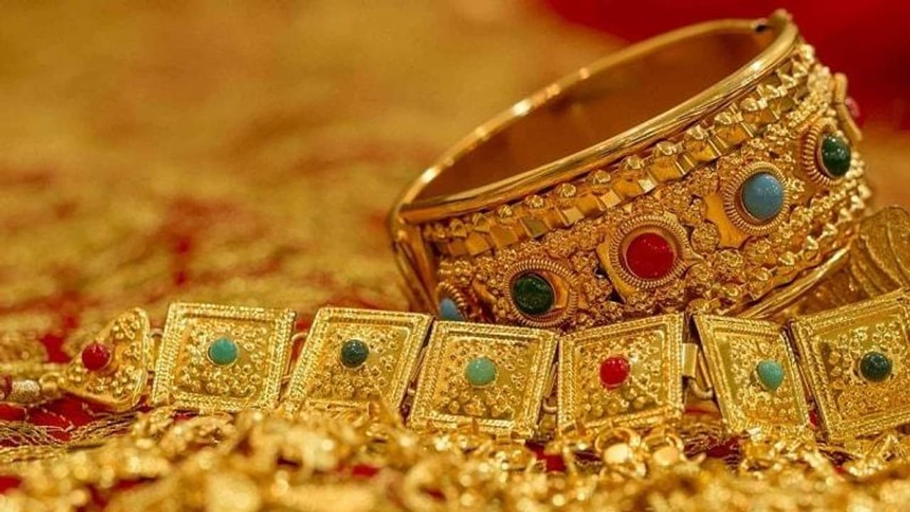 കൊവിഡ് 19 : റെക്കോർഡുകൾ തകർത്ത്, ഇന്ത്യന് ഓഹരി വിപണിയില് നഷ്ടം കൊവിഡ് 19 : റെക്കോർഡുകൾ തകർത്ത്, ഇന്ത്യന് ഓഹരി വിപണിയില് നഷ്ടം