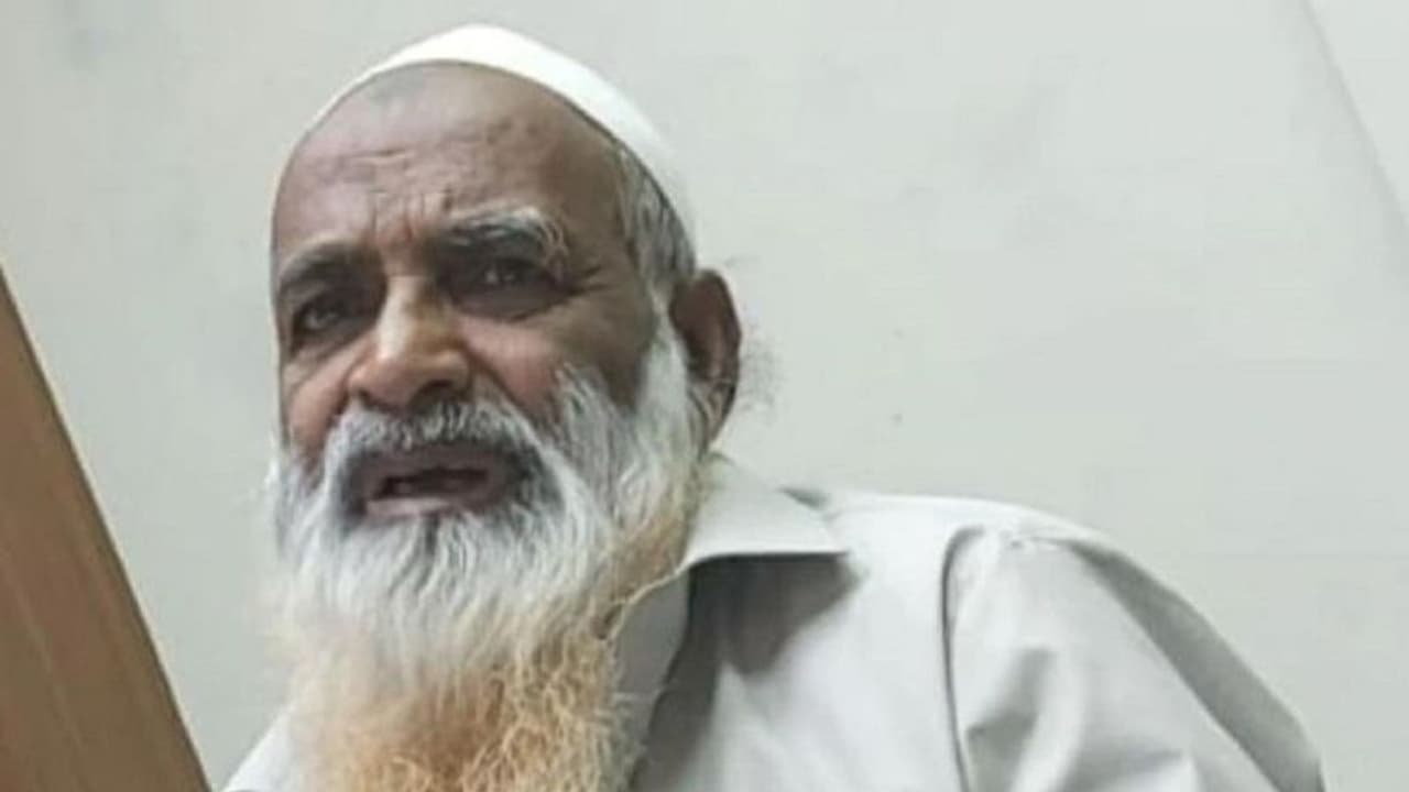 ಪೆರೋಲ್ ಮೇಲೆ ಪರಾರಿಯಾಗಿದ್ದ 1993ರ ಡಾಕ್ಟರ್ ಬಾಂಬ್ ಅರೆಸ್ಟ್! ಪೆರೋಲ್ ಮೇಲೆ ಪರಾರಿಯಾಗಿದ್ದ 1993ರ ಡಾಕ್ಟರ್ ಬಾಂಬ್ ಅರೆಸ್ಟ್!