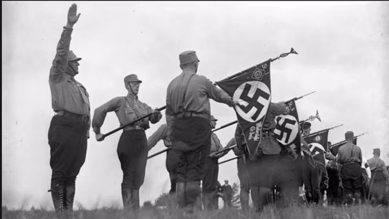 റൂട്ട് മാര്ച്ചും, പരിശീലന ശിബിരവും; യൂണിഫോം ധരിച്ച ഹിറ്റ്ലറുടെ 'ബ്രൗണ് പട': തലയ്ക്ക് മീതേ വളര്ന്നപ്പോള് ഹിറ്റ്ലര് തന്നെ വെട്ടി റൂട്ട് മാര്ച്ചും, പരിശീലന ശിബിരവും; യൂണിഫോം ധരിച്ച ഹിറ്റ്ലറുടെ 'ബ്രൗണ് പട': തലയ്ക്ക് മീതേ വളര്ന്നപ്പോള് ഹിറ്റ്ലര് തന്നെ വെട്ടി