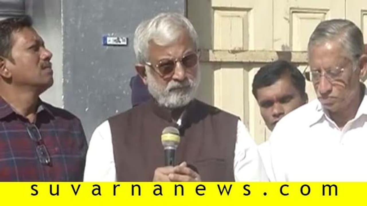 ಗಡಿ ವಿವಾದ: 'ಕರ್ನಾಟಕ ಸರ್ಕಾರ ಮಹಾಜನ್‌ಗೆ ಲಂಚ ಕೊಟ್ಟು ವರದಿ ತಯಾರಿಸಿದೆ'