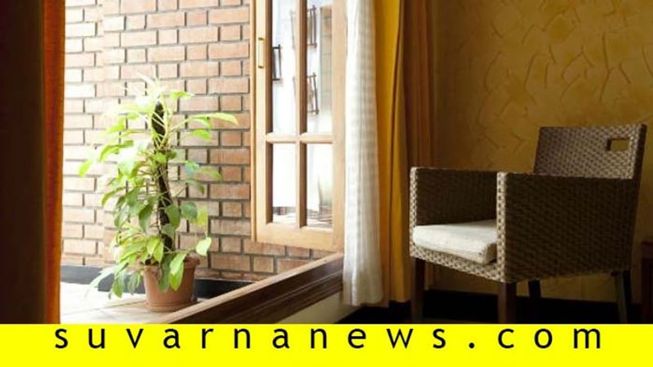 ನಿಮ್ಮನೆ ಪೀಠೋಪಕರಣಗಳ ಮೆರುಗು ಮರೆಯಾಗದಿರಲು ಈ ಟಿಪ್ಸ್ ಅನುಸರಿಸಿ! ನಿಮ್ಮನೆ ಪೀಠೋಪಕರಣಗಳ ಮೆರುಗು ಮರೆಯಾಗದಿರಲು ಈ ಟಿಪ್ಸ್ ಅನುಸರಿಸಿ!