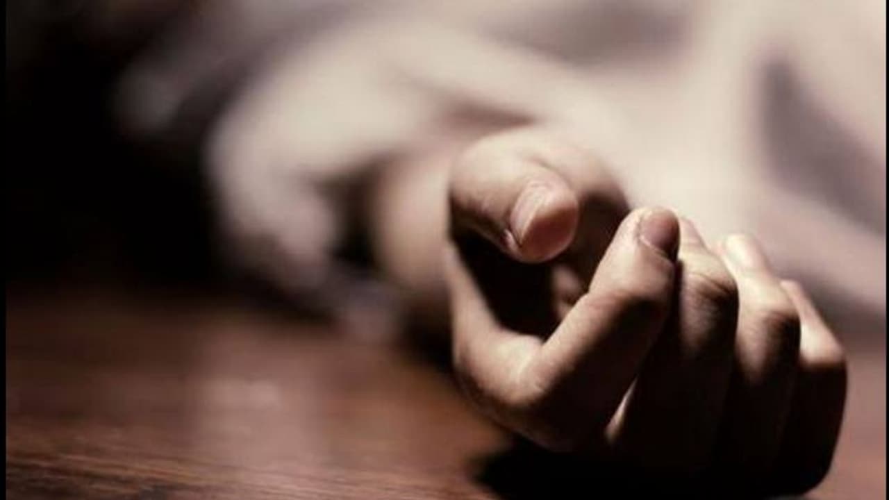 ഒമാനില് വെള്ളപ്പാച്ചിലില് കാണാതായ മലയാളികളുടെ മൃതദേഹങ്ങള് കണ്ടെത്തി; നാട്ടിലേക്ക് എത്തിച്ചേക്കില്ല ഒമാനില് വെള്ളപ്പാച്ചിലില് കാണാതായ മലയാളികളുടെ മൃതദേഹങ്ങള് കണ്ടെത്തി; നാട്ടിലേക്ക് എത്തിച്ചേക്കില്ല