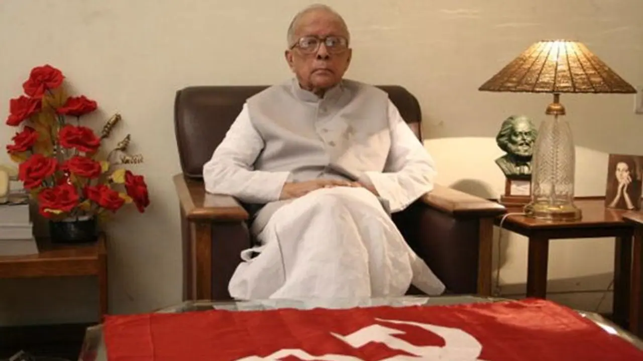 জোট রাজনীতির জনক তিনি, তাই বিশ্ব রাজনীতির মঞ্চে তাঁর পরিচিত ছিল 'জ্যোতিবাবু' হিসাবে জোট রাজনীতির জনক তিনি, তাই বিশ্ব রাজনীতির মঞ্চে তাঁর পরিচিত ছিল 'জ্যোতিবাবু' হিসাবে