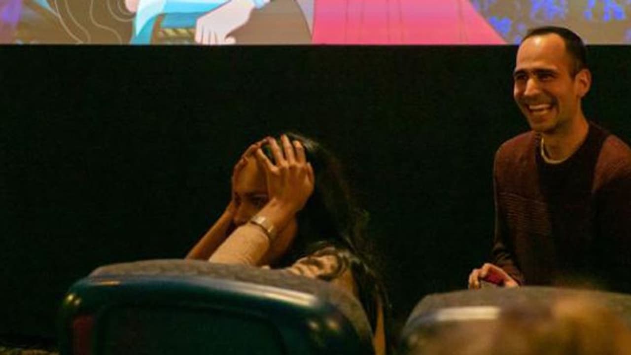 ഇതൊരു വ്യത്യസ്ത വിവാഹാഭ്യര്ത്ഥന; വെെറലായി വീഡിയോ ഇതൊരു വ്യത്യസ്ത വിവാഹാഭ്യര്ത്ഥന; വെെറലായി വീഡിയോ