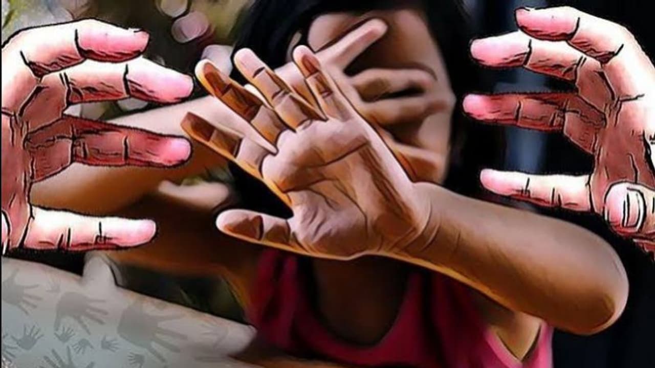 बच्ची से बलात्कार के जुर्म में नाबालिग को तीन साल के लिए सुधार गृह भेजा गया। बच्ची से बलात्कार के जुर्म में नाबालिग को तीन साल के लिए सुधार गृह भेजा गया।