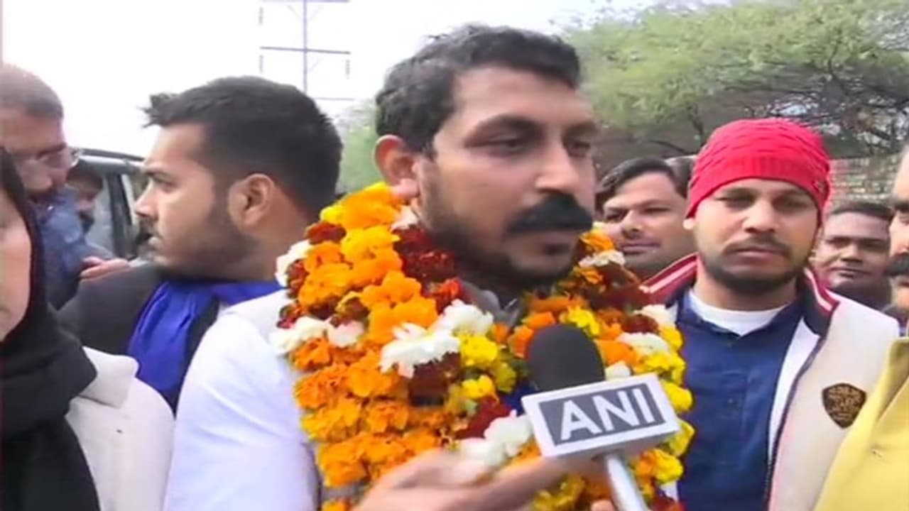 राजनीतिक पार्टी पर फैसला बाद में, पहले 'काले कानून' के खिलाफ लड़नी है लड़ाई: चंद्रशेखर आजाद राजनीतिक पार्टी पर फैसला बाद में, पहले 'काले कानून' के खिलाफ लड़नी है लड़ाई: चंद्रशेखर आजाद