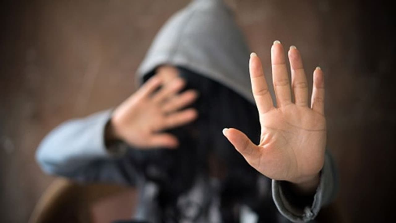 মার খেয়ে কালশিটে সনিয়ার মুখ, বাদ নেই মিশেল ওবামা হিলারি ক্লিন্টনরাও মার খেয়ে কালশিটে সনিয়ার মুখ, বাদ নেই মিশেল ওবামা হিলারি ক্লিন্টনরাও