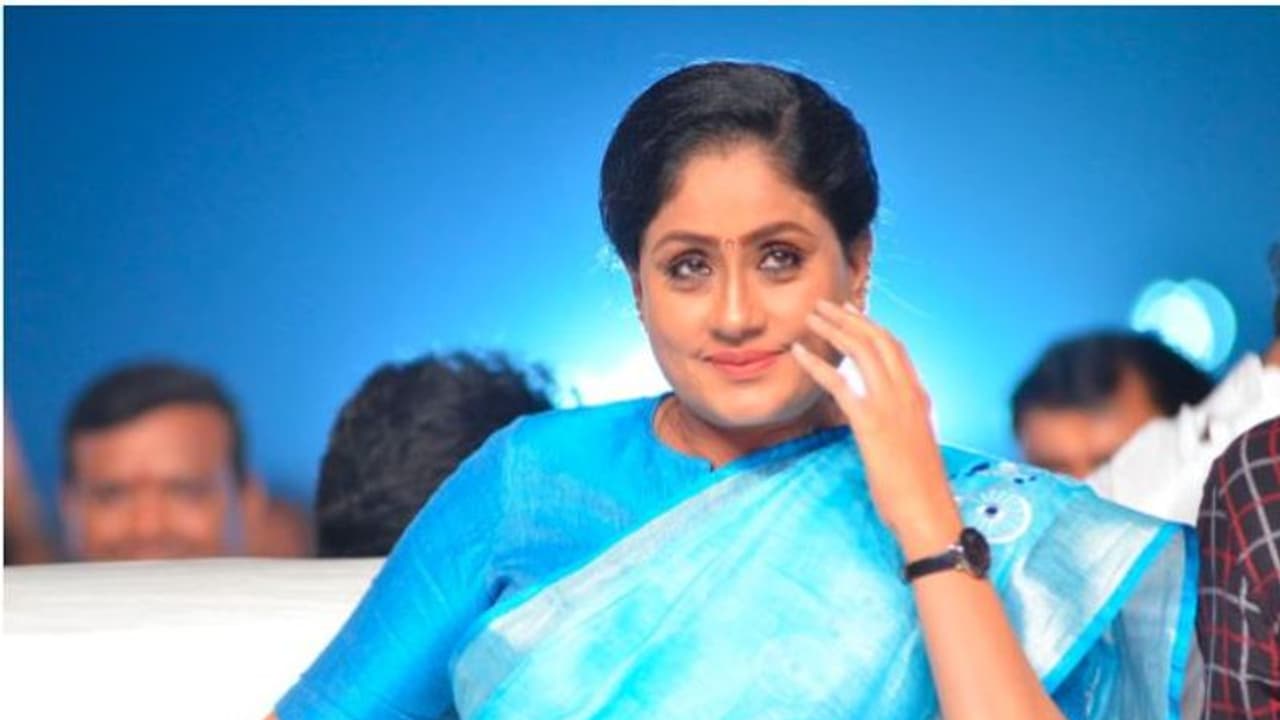 తెలంగాణ బీజేపీ కార్యాలయంలో రాములమ్మ సందడి తెలంగాణ బీజేపీ కార్యాలయంలో రాములమ్మ సందడి