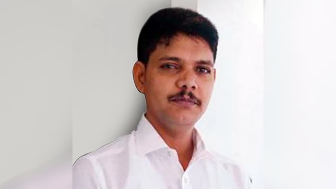 താമസ സ്ഥലത്ത് ഉച്ചഭക്ഷണം കഴിച്ച് മയങ്ങുന്നതിനിടെ പ്രവാസി മലയാളി മരിച്ചു താമസ സ്ഥലത്ത് ഉച്ചഭക്ഷണം കഴിച്ച് മയങ്ങുന്നതിനിടെ പ്രവാസി മലയാളി മരിച്ചു