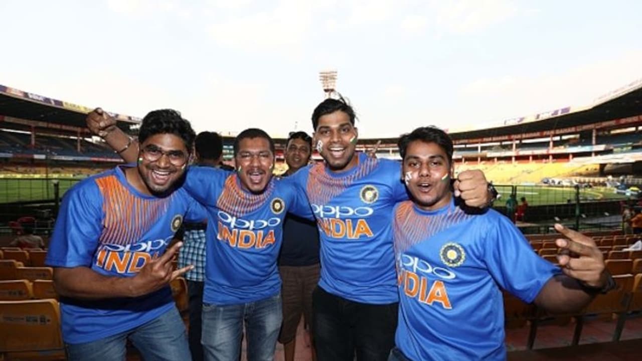 ಬ್ಯಾನರ್ to ಹೆಡ್ಫೋನ್: INDvAUS ಬೆಂಗಳೂರು ಪಂದ್ಯಕ್ಕೆ ಈ ವಸ್ತುಗಳು ಬ್ಯಾನ್! ಬ್ಯಾನರ್ to ಹೆಡ್ಫೋನ್: INDvAUS ಬೆಂಗಳೂರು ಪಂದ್ಯಕ್ಕೆ ಈ ವಸ್ತುಗಳು ಬ್ಯಾನ್!