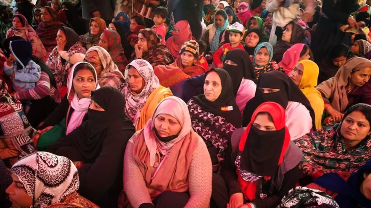 'ಮುಸ್ಲಿಮರನ್ನು ಯಾಕೆ ನುಸುಳುಕೋರರು ಎನ್ನು​ತ್ತೀ​ರಿ?'