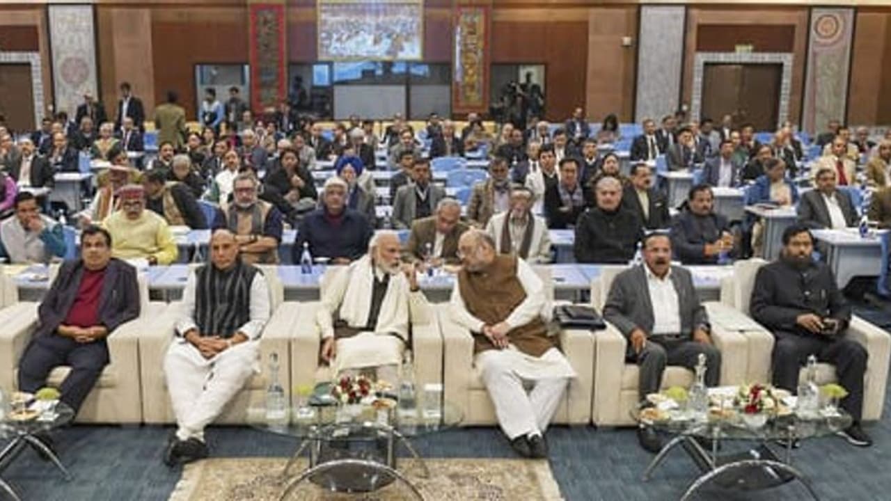 ஜம்மு காஷ்மீரில் மத்திய அரசு போட்ட பயங்கர பிளான்....!! உச்சகட்ட கலக்கத்தில் பாகிஸ்தான் பிரிவினைவாதிகள்...!!