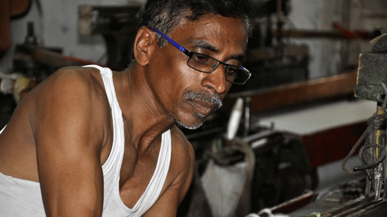 అతడి కవిత, ‘ఇనుప గజ్జెల తలరాత’ అతడి కవిత, ‘ఇనుప గజ్జెల తలరాత’