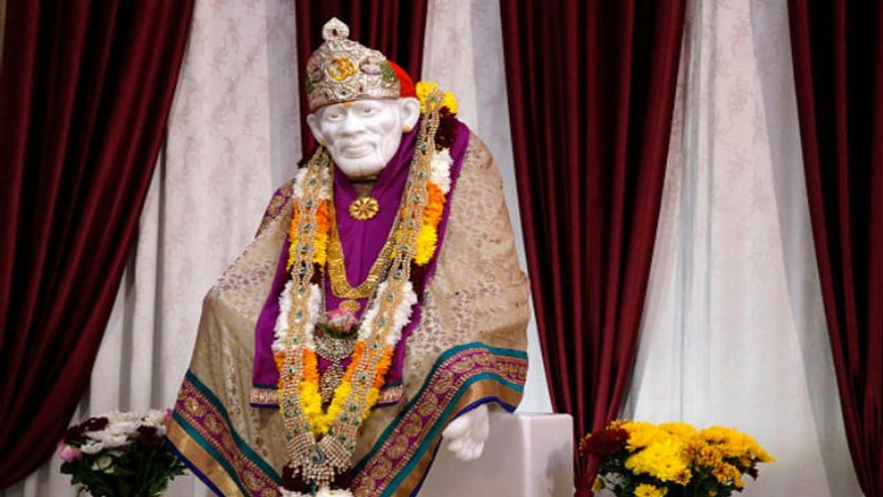 জন্মস্থান নিয়ে বিতর্ক, রবিবার থেকে শিরডিতে বন্ধ সাইবাবার মন্দির জন্মস্থান নিয়ে বিতর্ক, রবিবার থেকে শিরডিতে বন্ধ সাইবাবার মন্দির