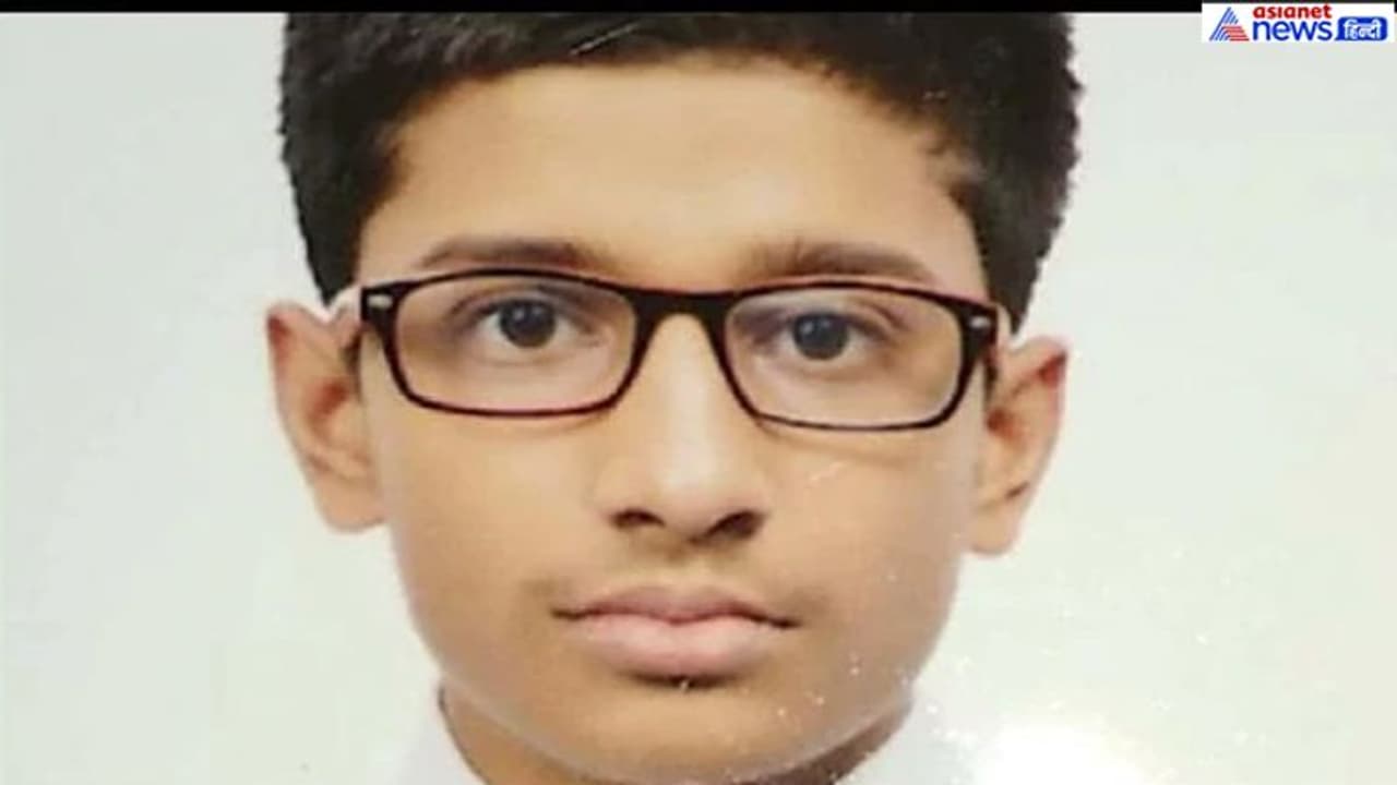 JEE मेन एग्जाम में इस लड़के ने किया 100 पर्सेंटाइल स्कोर, रिजल्ट सुन चुपचाप दोबारा पढ़ने बैठ गया JEE मेन एग्जाम में इस लड़के ने किया 100 पर्सेंटाइल स्कोर, रिजल्ट सुन चुपचाप दोबारा पढ़ने बैठ गया