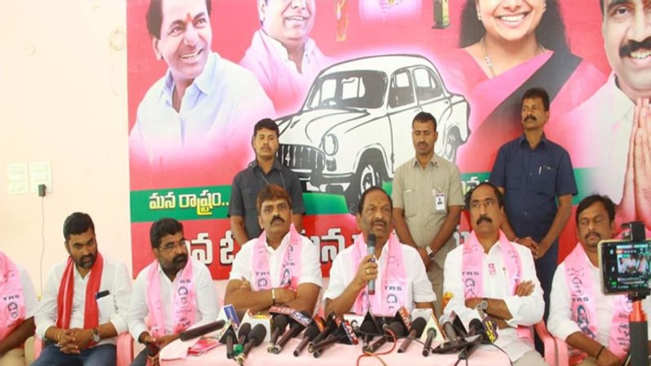 గెలుపు కాదు... ఆ పార్టీలకు అభ్యర్థులే కరువు: మంత్రి కొప్పుల సెటైర్లు గెలుపు కాదు... ఆ పార్టీలకు అభ్యర్థులే కరువు: మంత్రి కొప్పుల సెటైర్లు