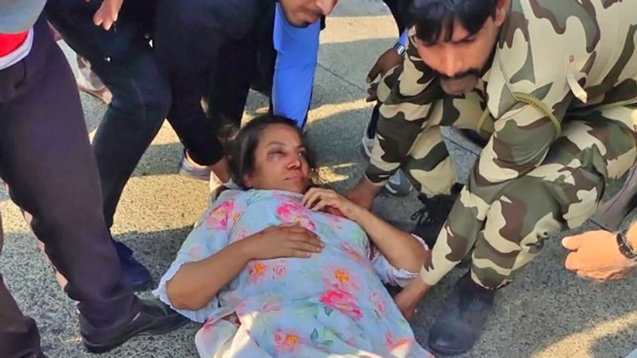 ನಟಿ ಶಬಾನಾ ಆಜ್ಮಿ ಕಾರು ಅಪಘಾತ: ಆಸ್ಪತ್ರೆಗೆ ದಾಖಲು!