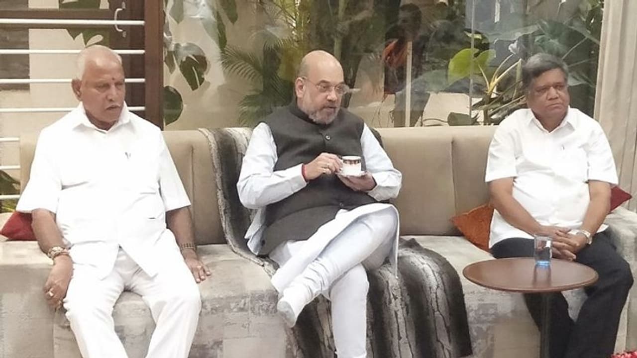 ಸಂಪುಟಕ್ಕೆ ಗ್ರೀನ್ ಸಿಗ್ನಲ್ ಕೊಡುವುದರ ಜತೆಗೆ BSYಗೆ 5 ಖಡಕ್ ಸೂಚನೆ ಕೊಟ್ಟ ಶಾ ಸಂಪುಟಕ್ಕೆ ಗ್ರೀನ್ ಸಿಗ್ನಲ್ ಕೊಡುವುದರ ಜತೆಗೆ BSYಗೆ 5 ಖಡಕ್ ಸೂಚನೆ ಕೊಟ್ಟ ಶಾ