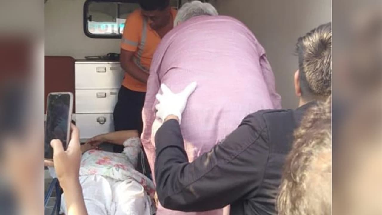 கோரவிபத்தில் சிக்கிய பிரபல நடிகை! மருத்துவமனையில் தீவிர சிகிச்சை! கோரவிபத்தில் சிக்கிய பிரபல நடிகை! மருத்துவமனையில் தீவிர சிகிச்சை!