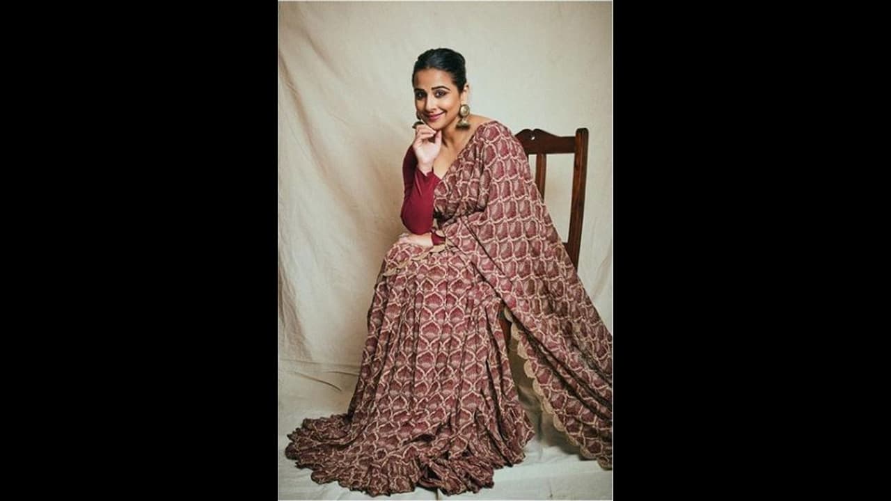 বাড়িতে পড়েরয়েছে ব্লাউজ পিস, বিদ্যার শেখানো কৌশলে তা হয়ে উঠবে মাস্ক বাড়িতে পড়েরয়েছে ব্লাউজ পিস, বিদ্যার শেখানো কৌশলে তা হয়ে উঠবে মাস্ক