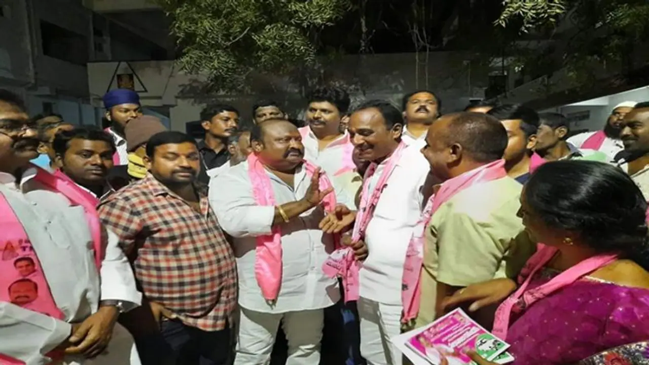 కరీంనగర్ బిజెపి షాక్... టీఆర్ఎస్ లో చేరిన కీలక నేత కరీంనగర్ బిజెపి షాక్... టీఆర్ఎస్ లో చేరిన కీలక నేత