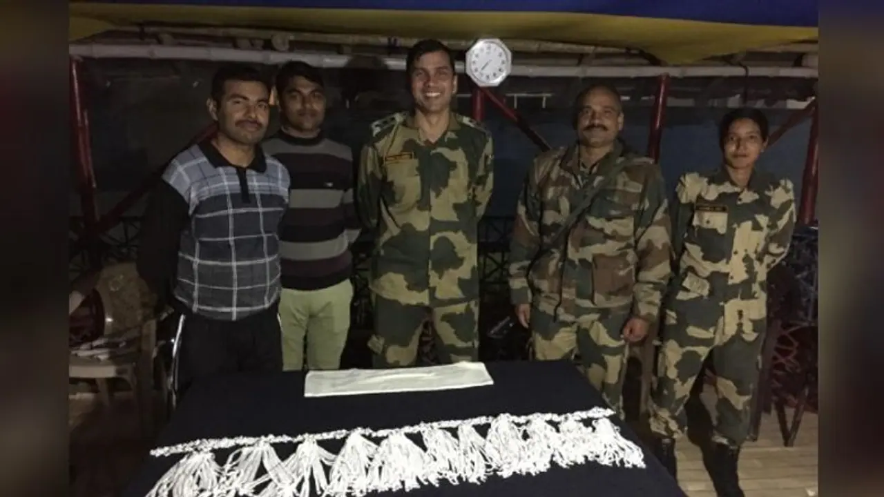 সোনাই নদী থেকে উদ্ধার প্রচুর রুপোর গয়না, জমা পড়ল শুল্ক দফতরে সোনাই নদী থেকে উদ্ধার প্রচুর রুপোর গয়না, জমা পড়ল শুল্ক দফতরে