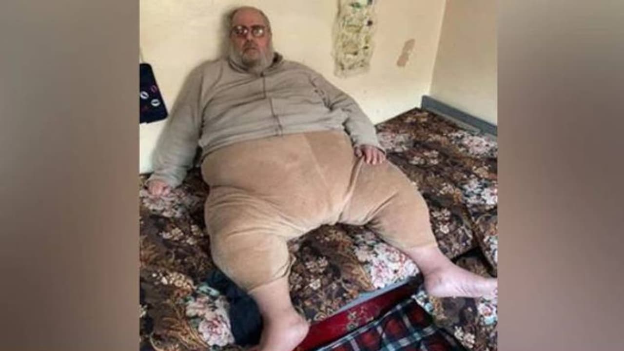 മൊസൂളില് 250 കിലോ ഭാരമുള്ള ഐഎസ് ഭീകരന് പിടിയില്: കാറിൽ കയറ്റാനാകാതെ പൊലീസ്, ഒടുവില് ട്രക്ക് പിടിച്ചു മൊസൂളില് 250 കിലോ ഭാരമുള്ള ഐഎസ് ഭീകരന് പിടിയില്: കാറിൽ കയറ്റാനാകാതെ പൊലീസ്, ഒടുവില് ട്രക്ക് പിടിച്ചു