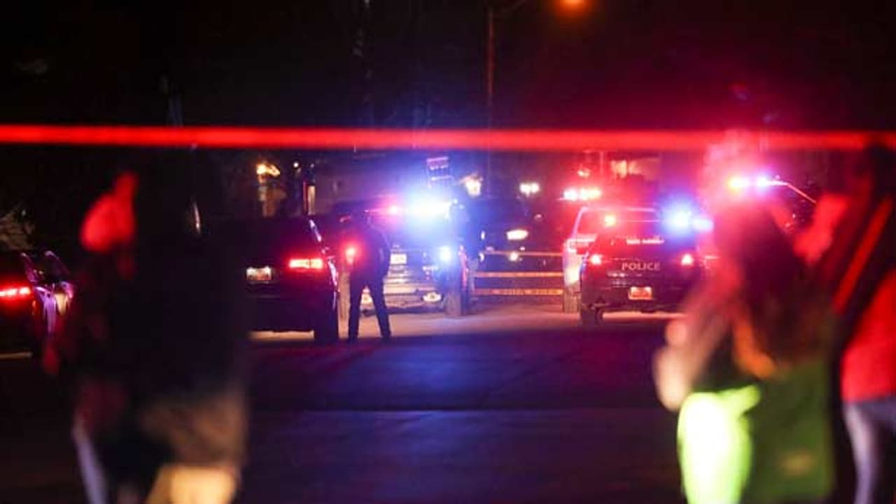 அமெரிக்காவில் பயங்கரம்..! ஒரே குடும்பத்தைச் சேர்ந்த 4 பேர் சுட்டுக்கொலை..!