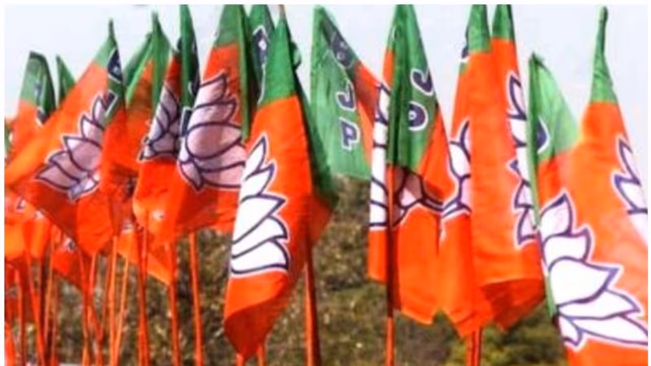 Madhya Pradesh: 700 BJP workers tender resignation en masse Madhya Pradesh: 700 BJP workers tender resignation en masse