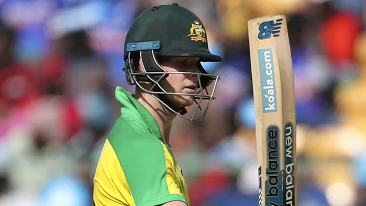 ஸ்மித் அபார சதம்.. இந்திய அணிக்கு எளிதான இலக்கை நிர்ணயித்த ஆஸ்திரேலியா ஸ்மித் அபார சதம்.. இந்திய அணிக்கு எளிதான இலக்கை நிர்ணயித்த ஆஸ்திரேலியா