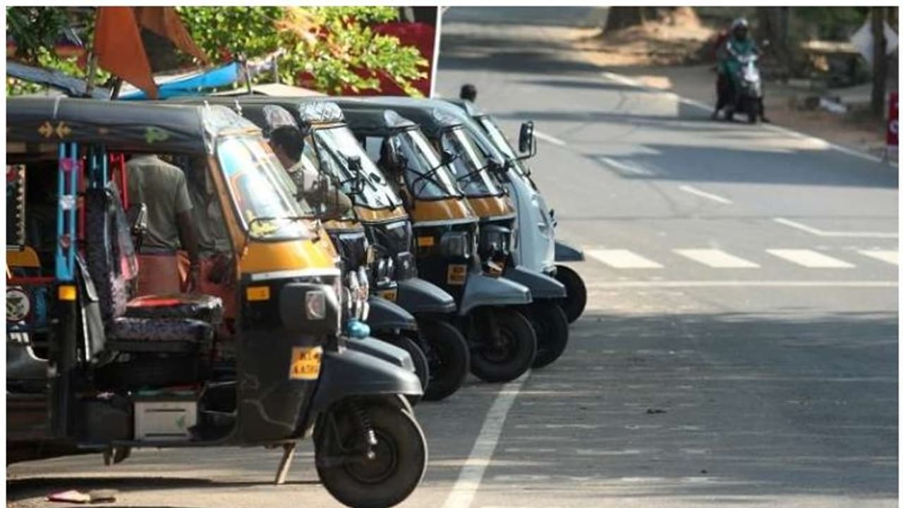 फ्यूल और सीएनजी के दाम में इजाफे के विरोध में इन शहरों में ऑटो और कैब ड्राइवर्स करेंगे 12 अप्रैल को हड़ताल फ्यूल और सीएनजी के दाम में इजाफे के विरोध में इन शहरों में ऑटो और कैब ड्राइवर्स करेंगे 12 अप्रैल को हड़ताल